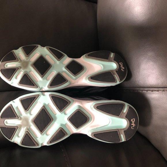 Ryka size 7 1/2 black and aqua walking shoes. - Picture 4 of 5
